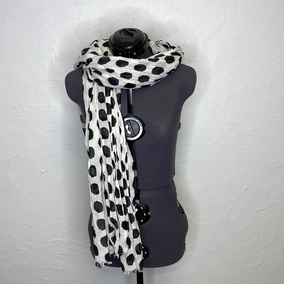 Wrap/Scarf White with Black Polka Dots 100% Cotton - Picture 3 of 7